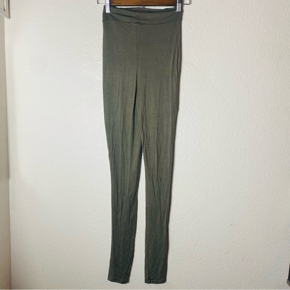 Pretty Little Thing Khaki High Waisted Jersey Legging NWT Size:2 - Picture 2 of 7